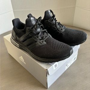 Mens Adidas UltraBoost 5.0 black size 13
